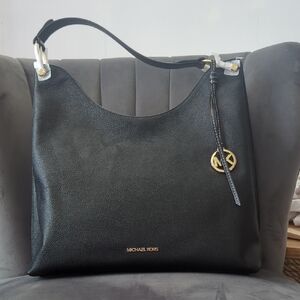 NWT.   $500 Michael Kors Black Handbag Purse